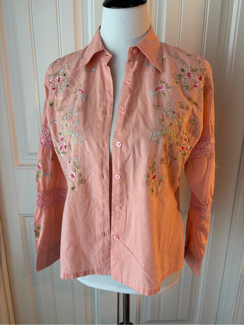 Embroidered Pink Button-Front Women's Shirt - Picture 2 of 10